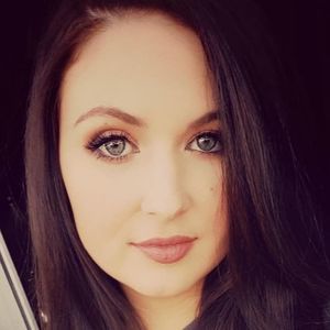 Meet your Posher, Leigh